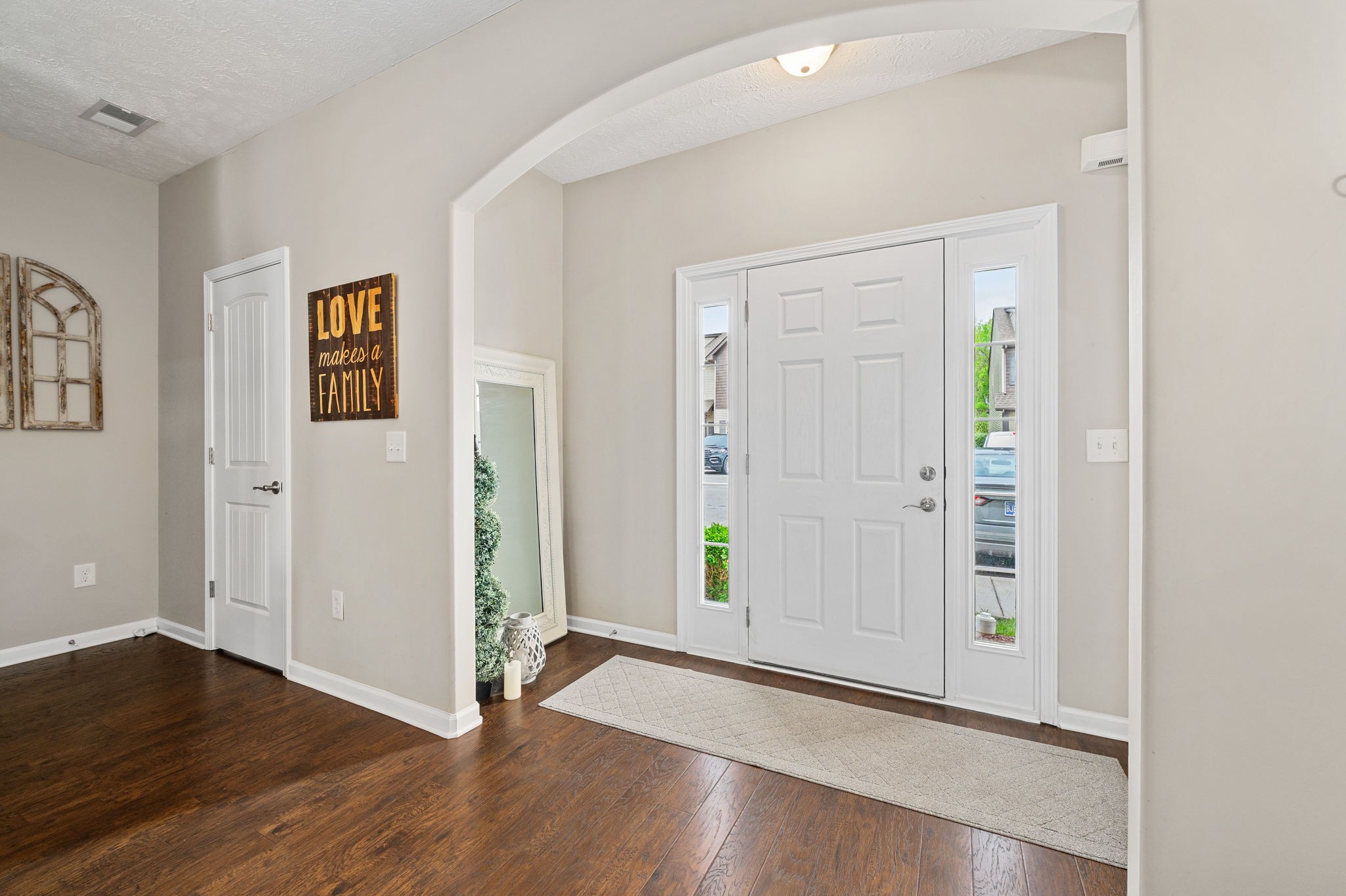 5327 Tony Lama Ln