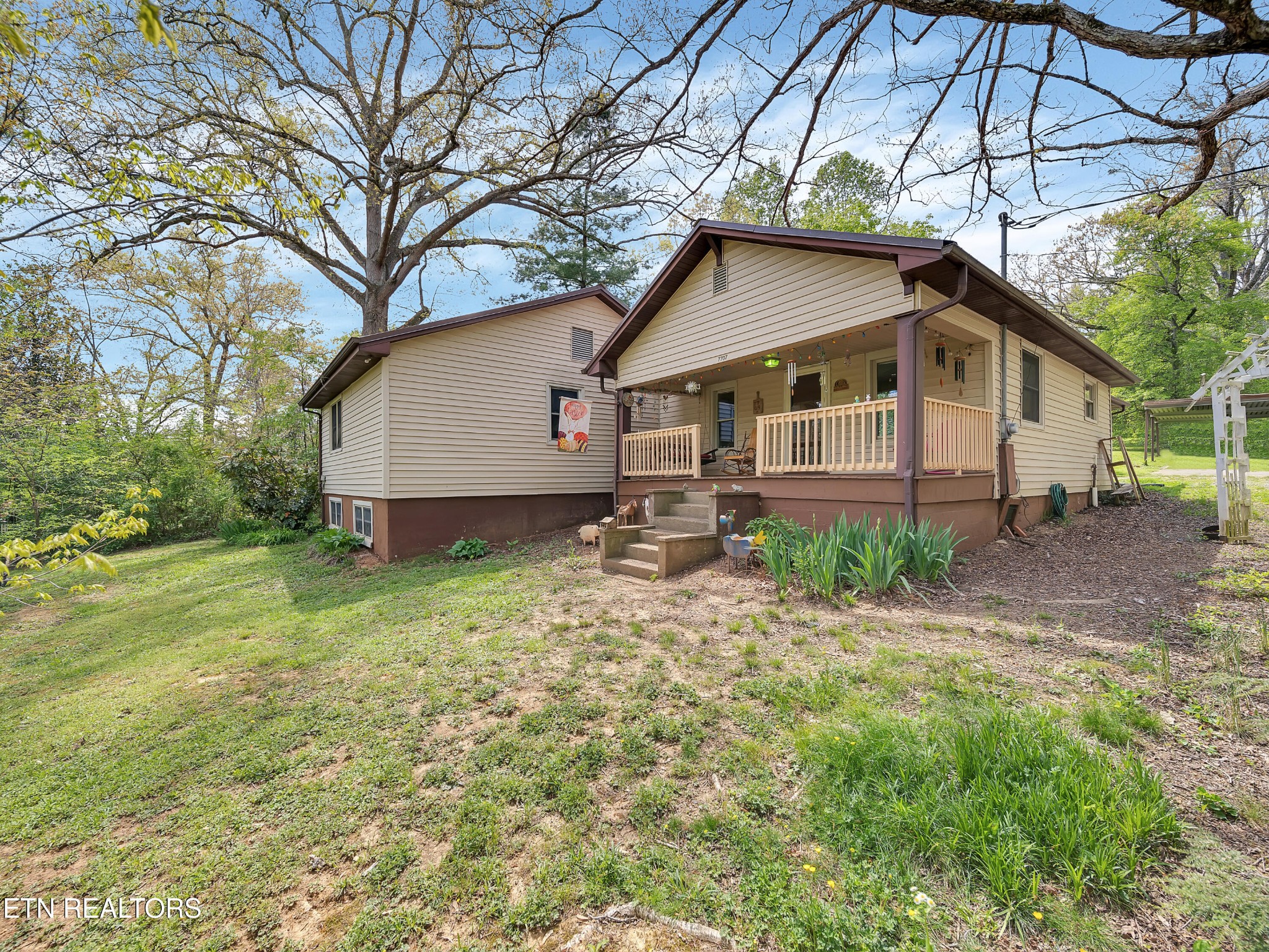 7709 Neubert Springs Rd