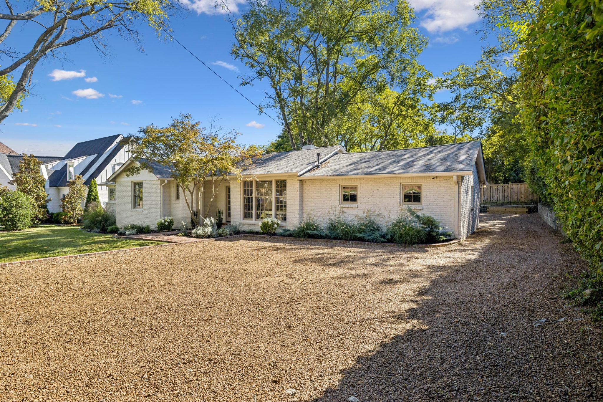 2221 Hobbs Rd