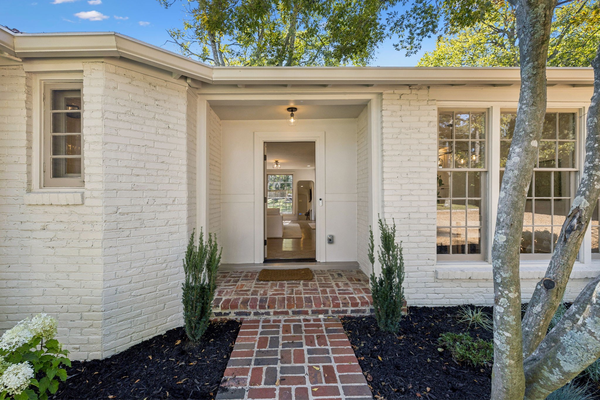 2221 Hobbs Rd