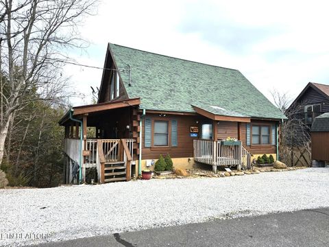 Photo of 940 Buck Way, Sevierville, TN 37876 (MLS # 3123592)