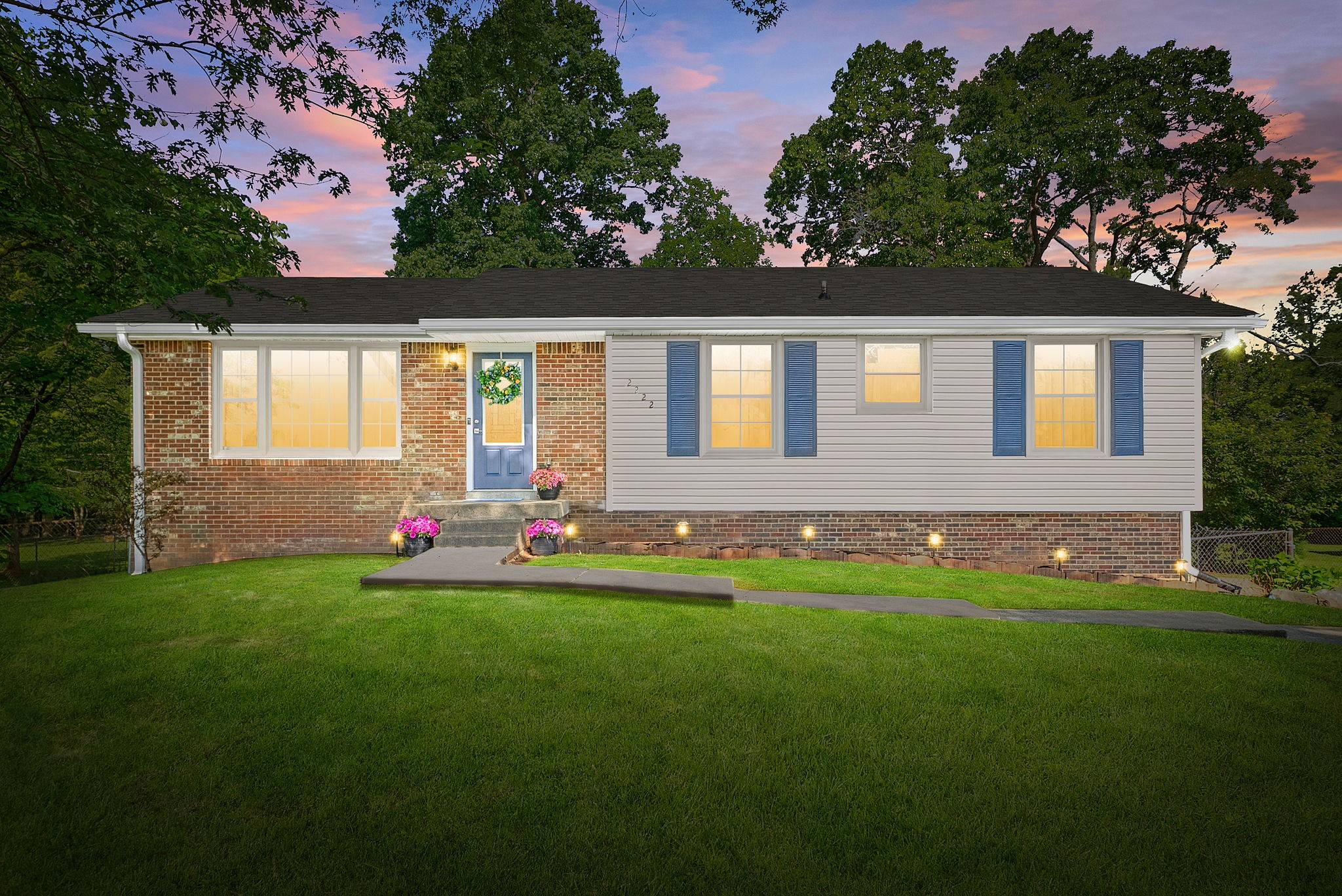 2222 Robin Dr