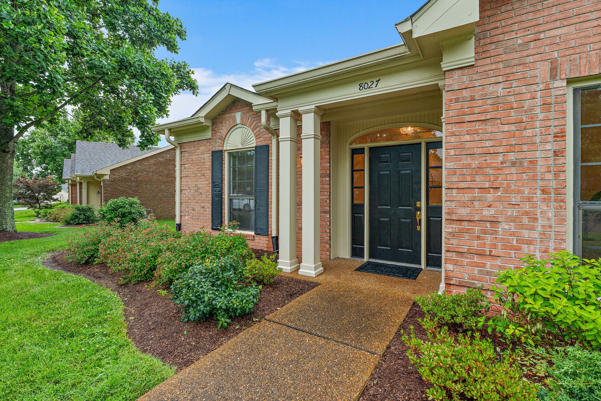 8027 Sunrise Cir