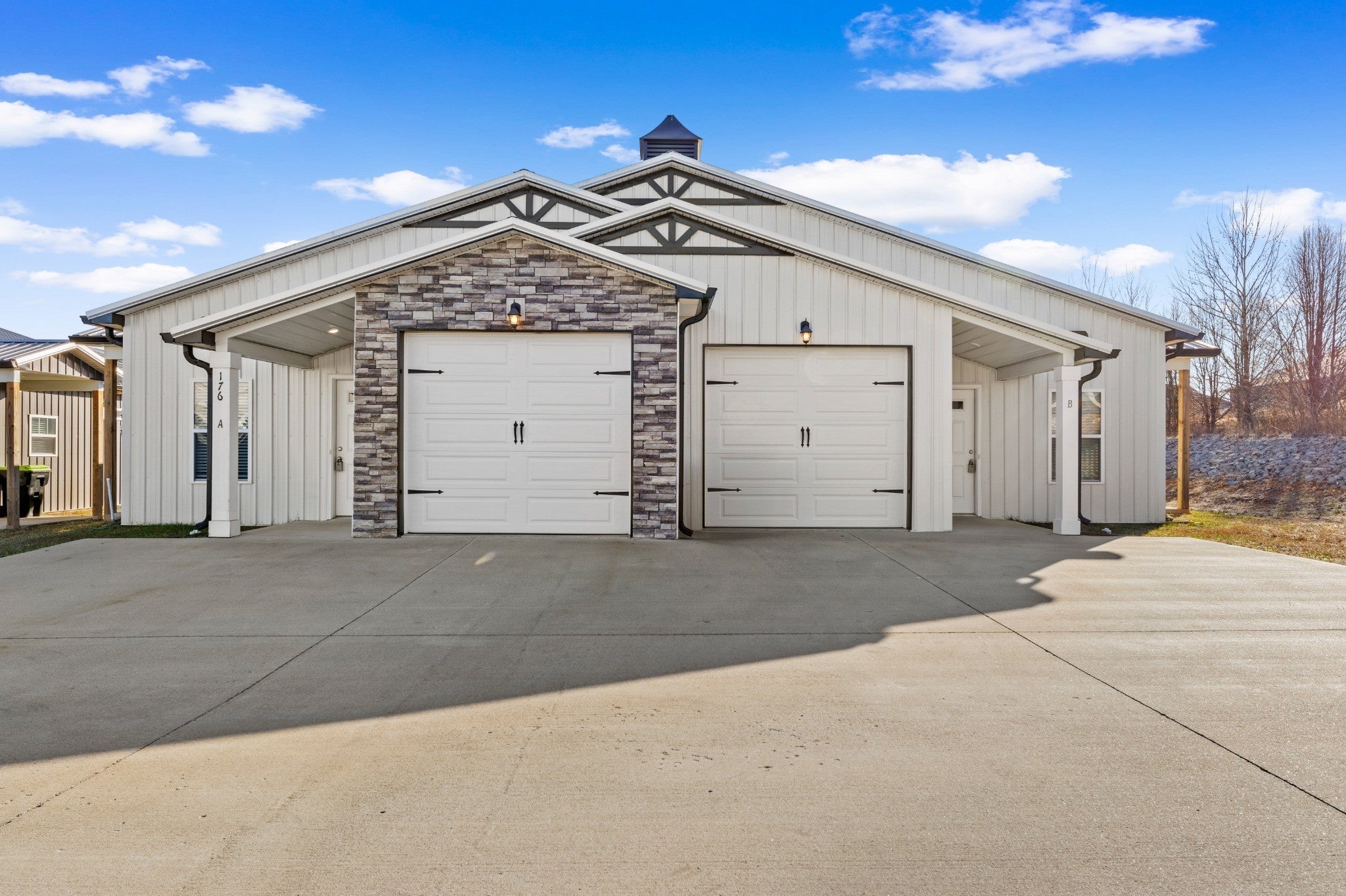 190 Bainbridge Dr B