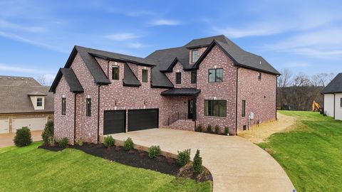 1016 Luxborough Dr Hendersonville TN 37075