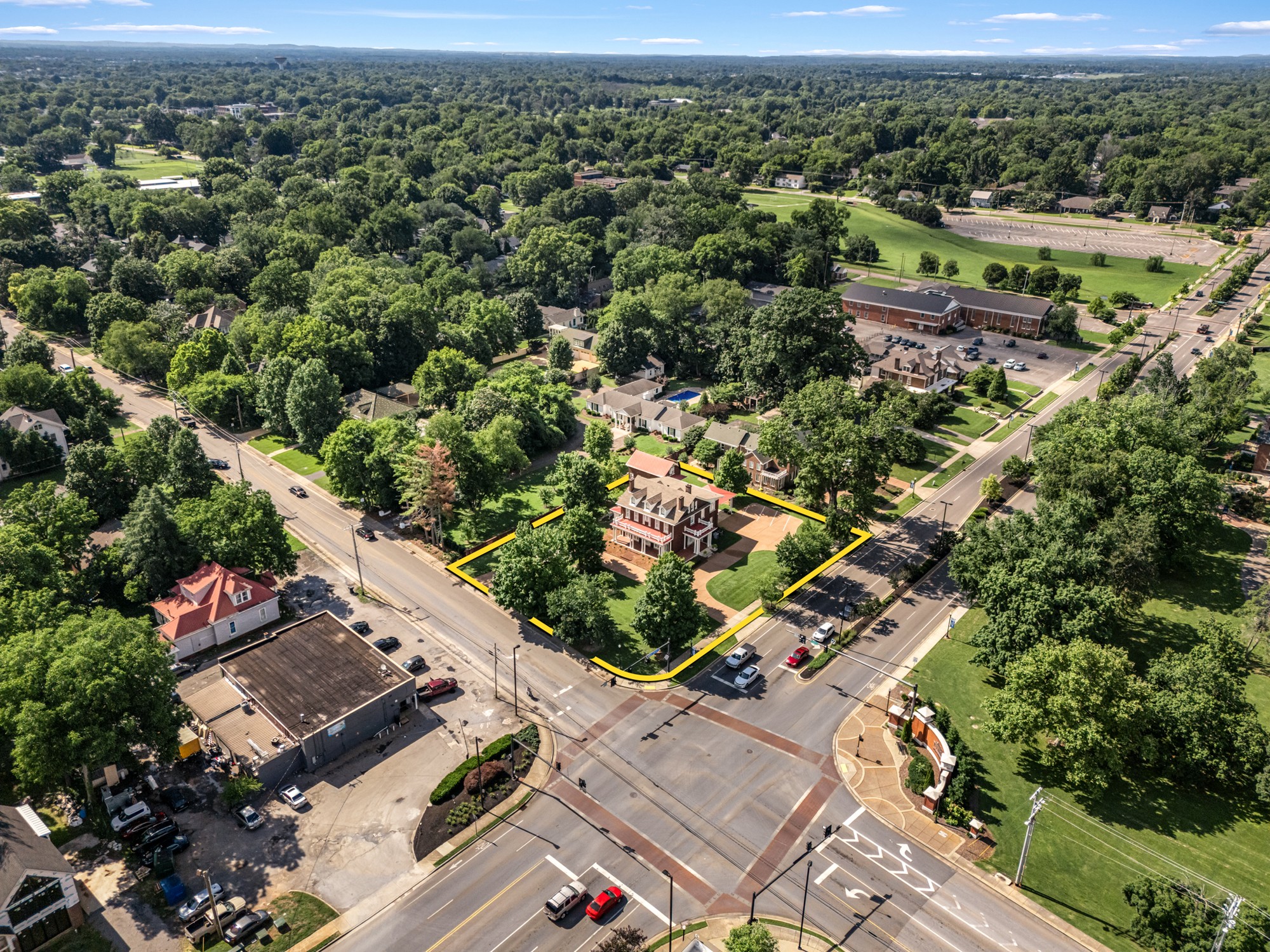 1153 E Main St