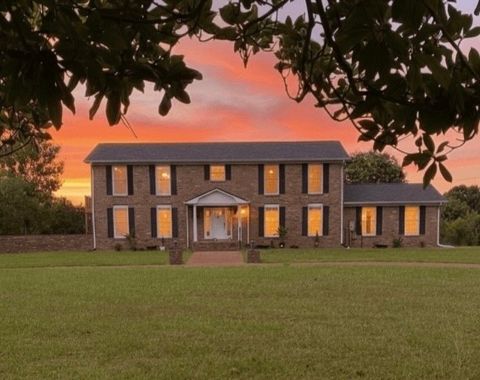 121 Old Jackson Hwy Leoma TN 38468