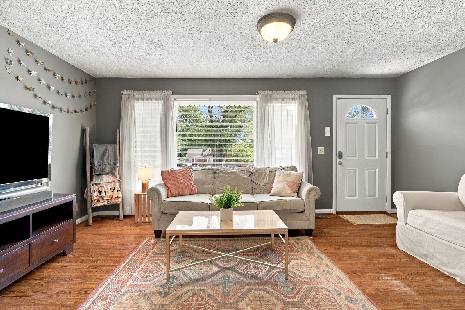 2108 Crystal Dr