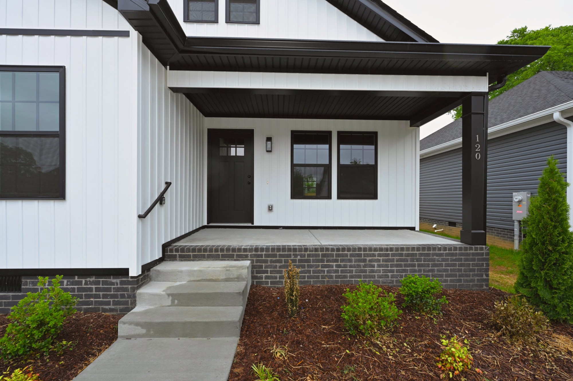 210 Ross Ave 120