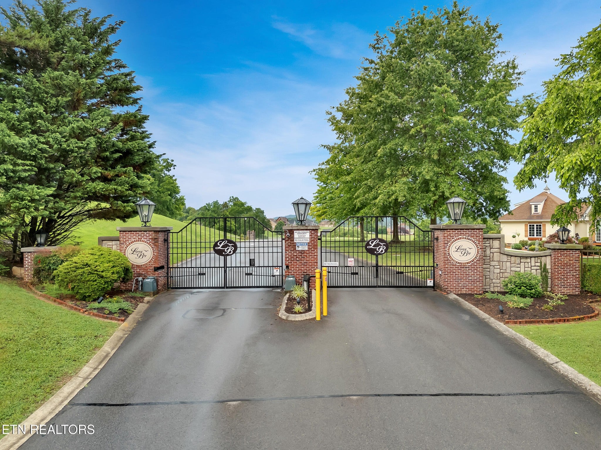 9097 Paradise View Drive