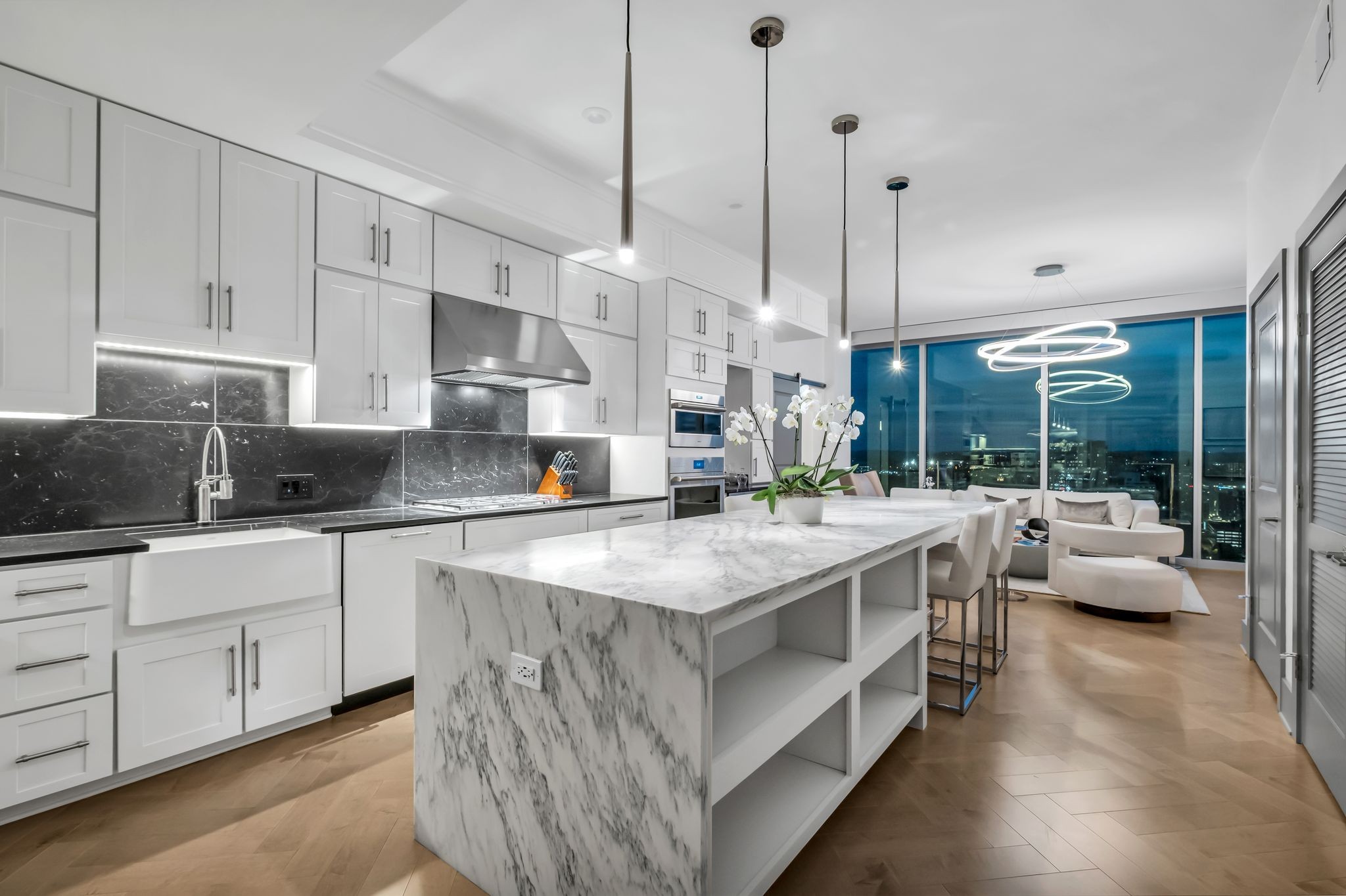 1616 West End Ave 2201