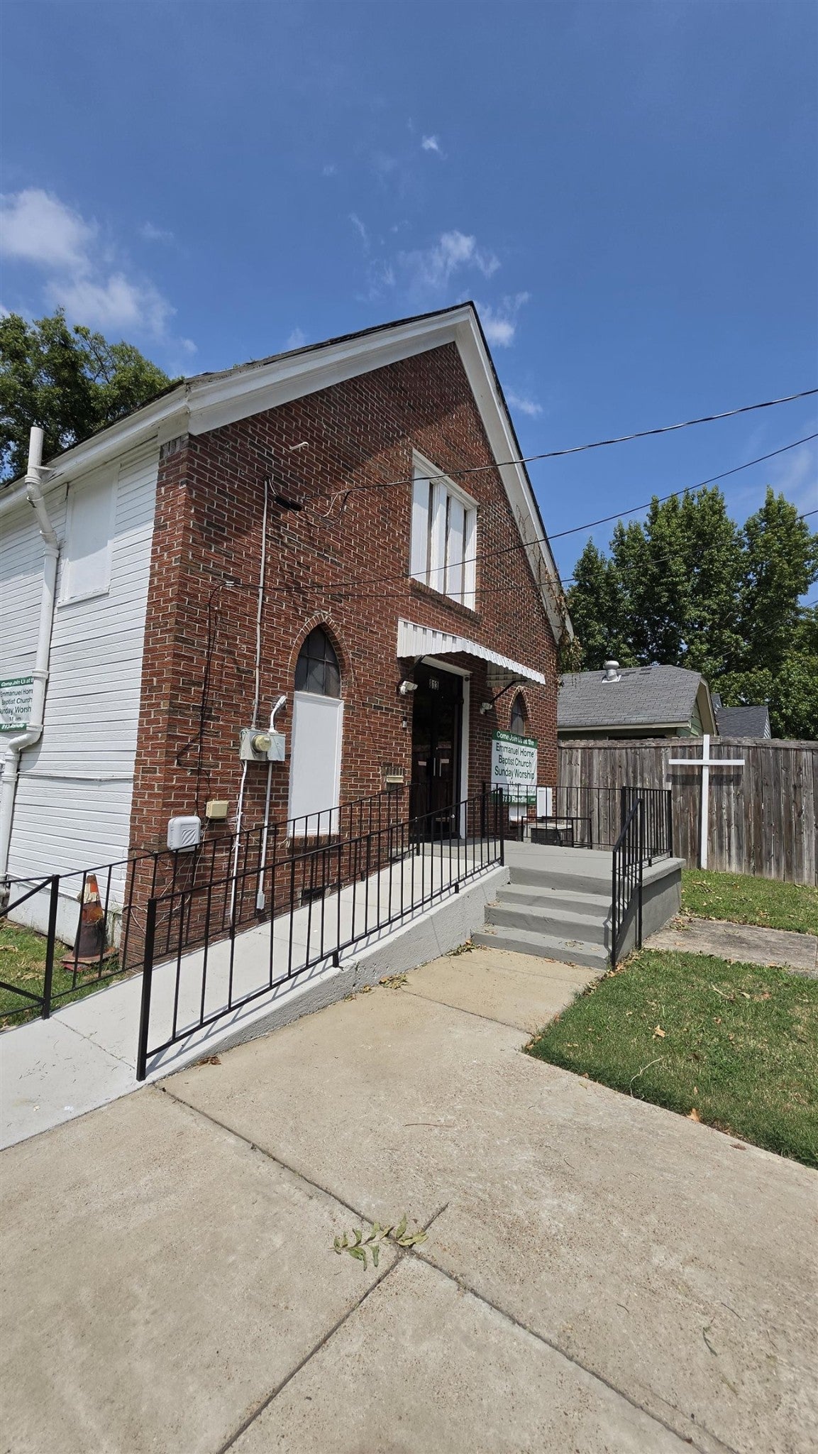 813 RANDLE ST