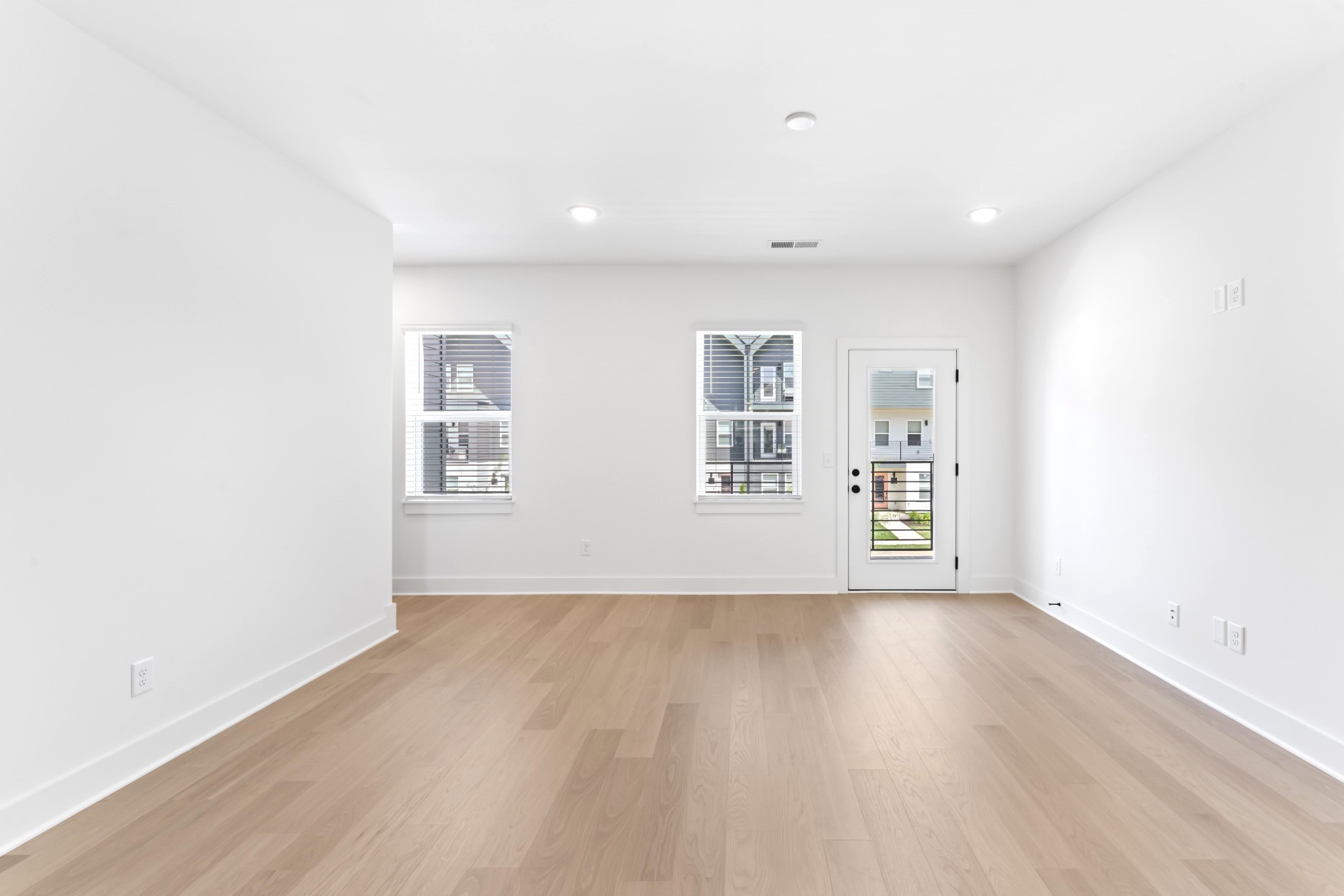 550 Markham St 16