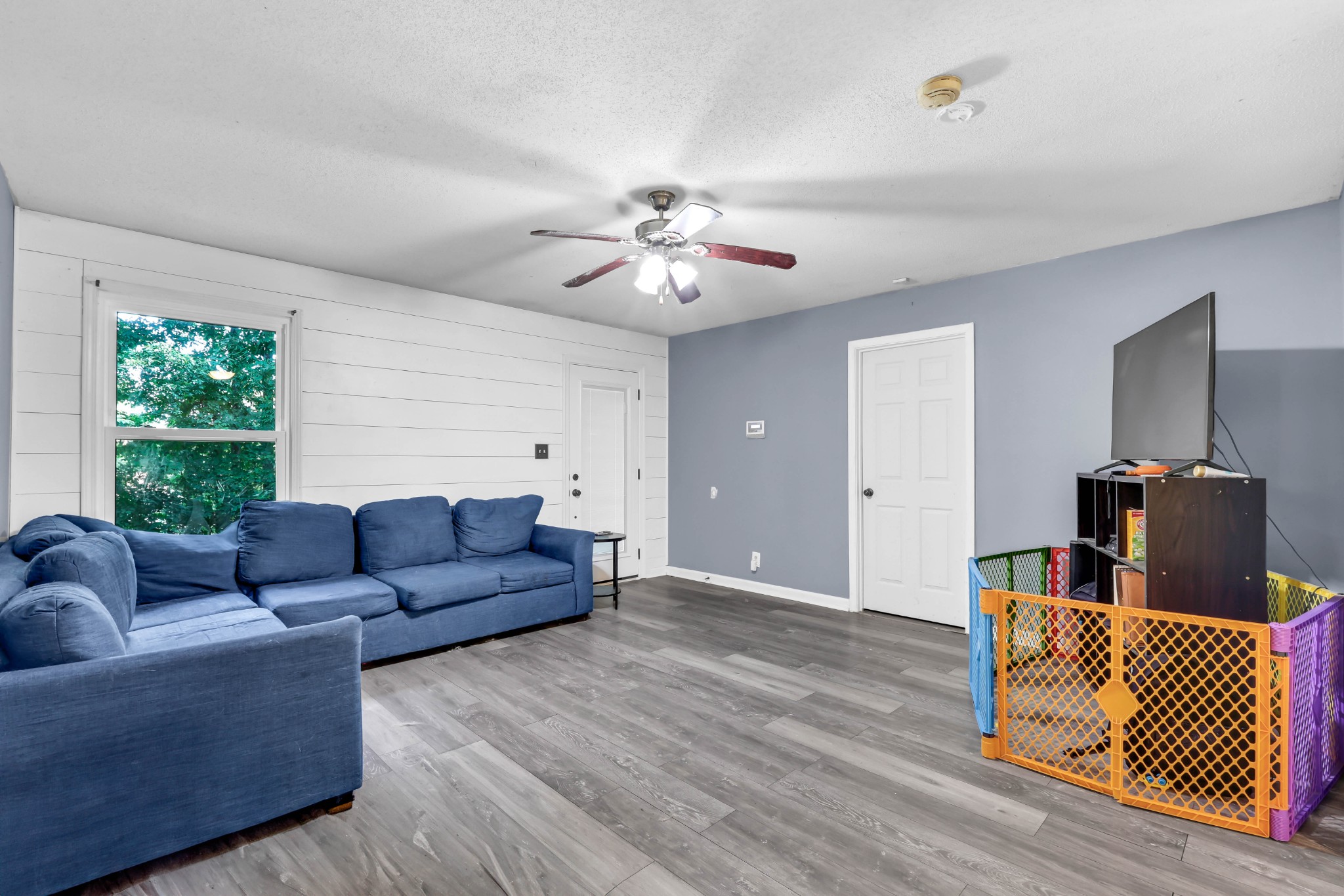 215 Bob White Dr