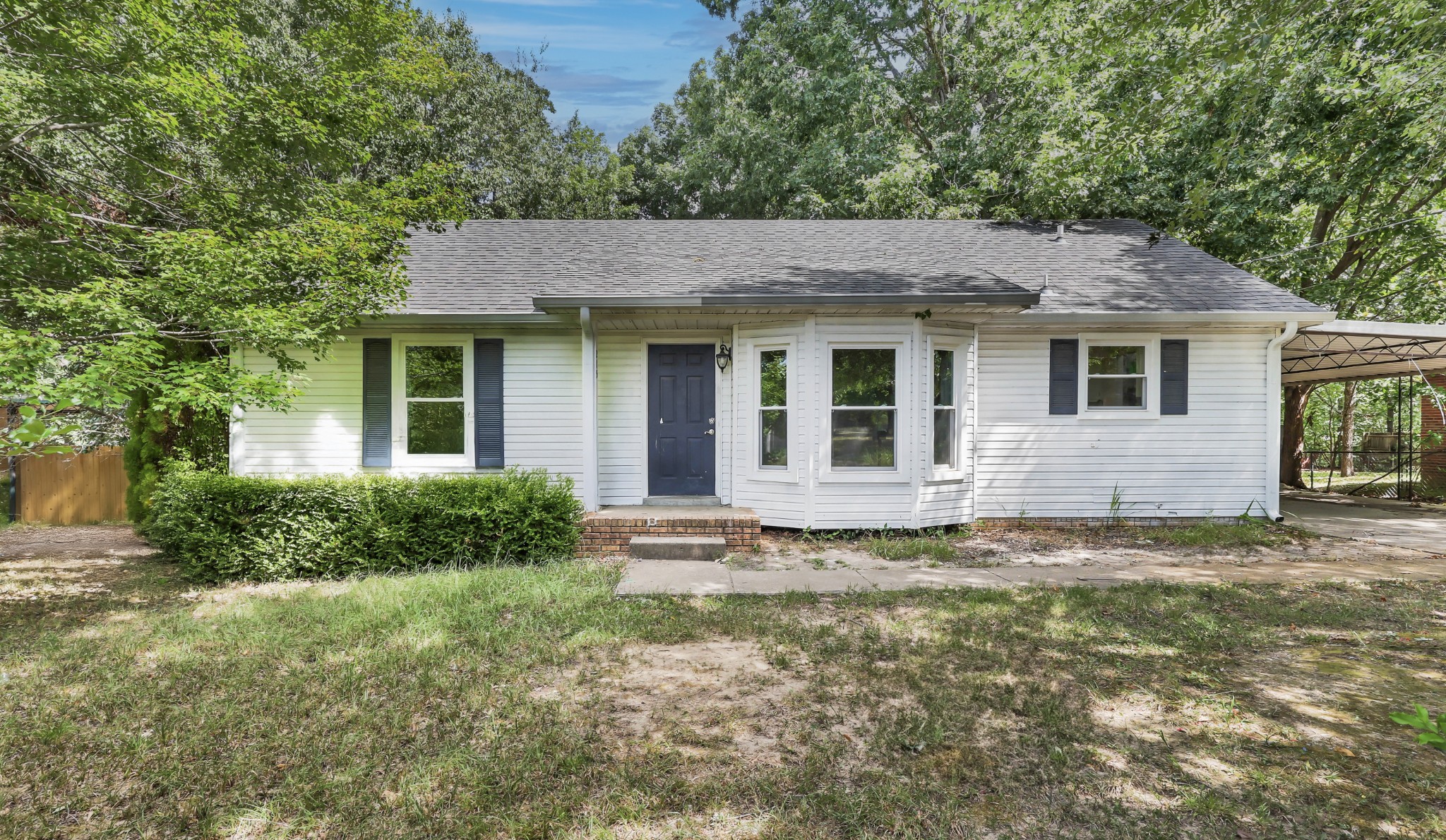 215 Bob White Dr