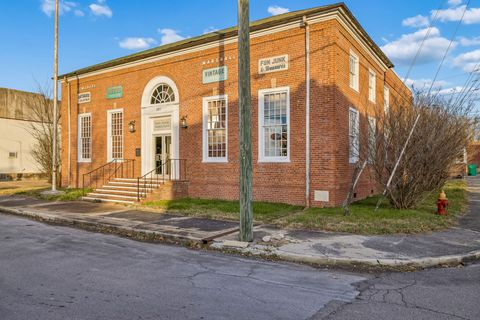 121 1st Ave S Lewisburg TN 37091