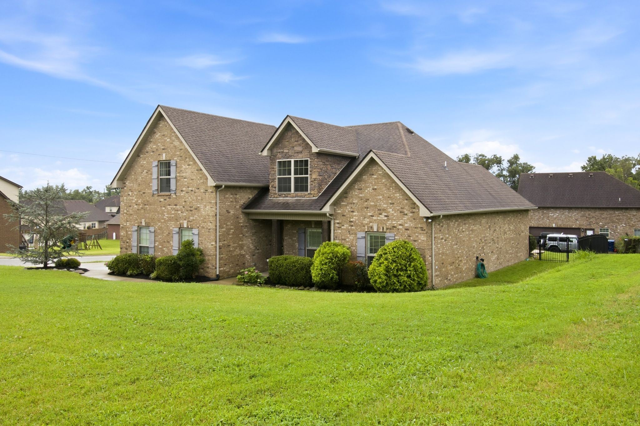 1301 Rivercrest Dr