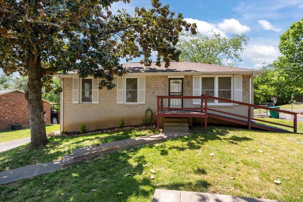 3-bed home at 633 Hicks Rd Nashville, Bellevue, sold July 9, 2026