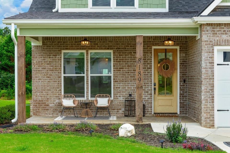 8189 Snowdrop Way