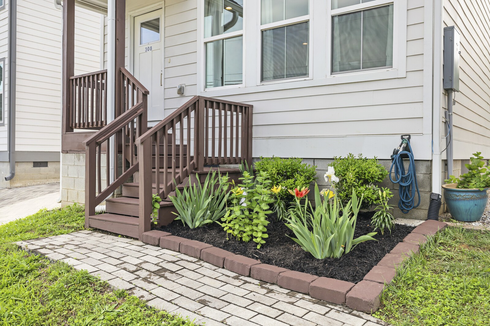 308 Myatt Dr