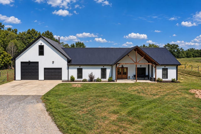 103 Marty Robbins Rd