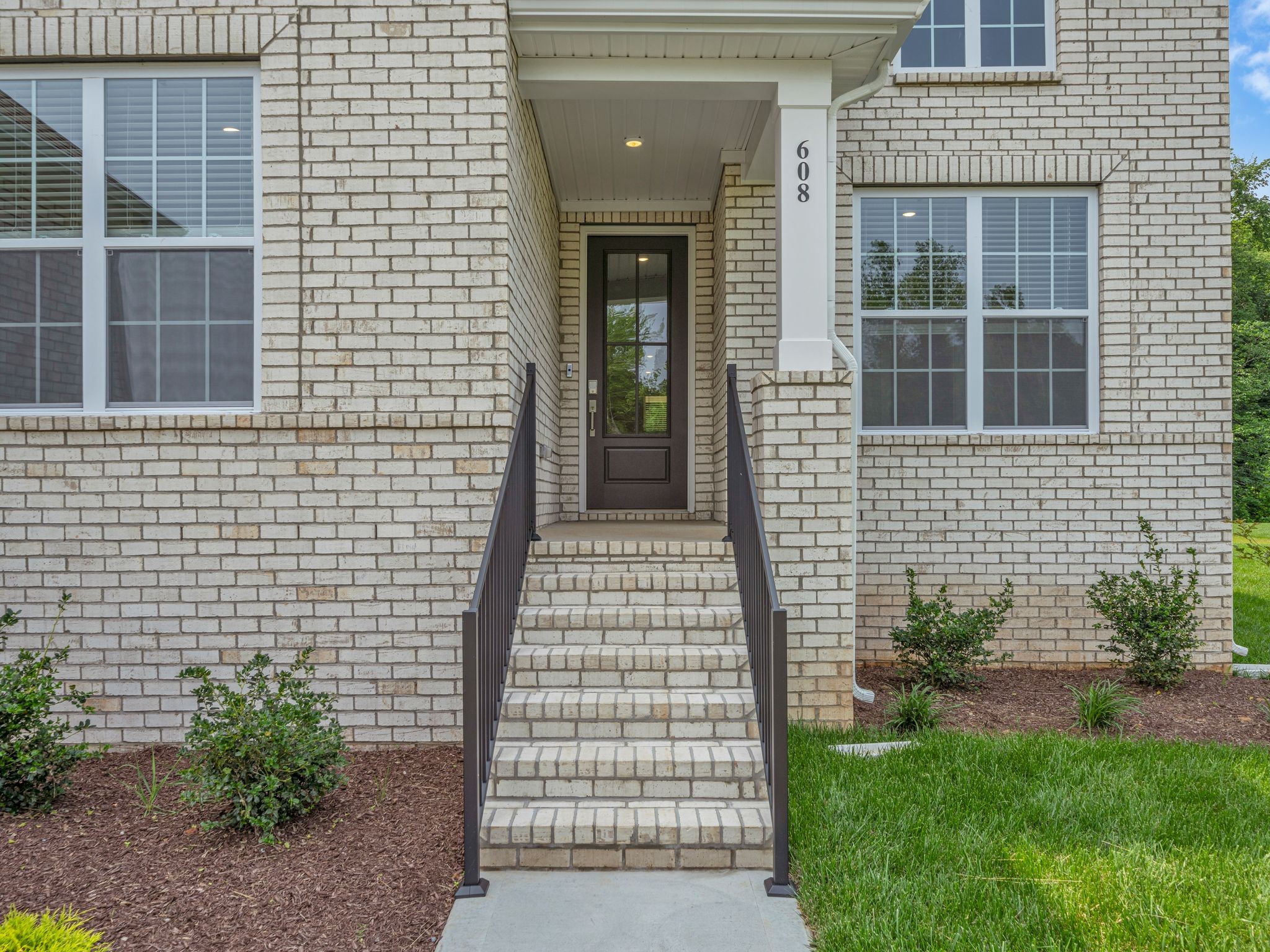 608 Lyndhurst Court