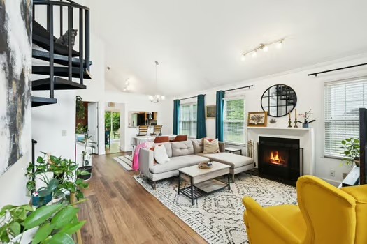 808 Tamarack S