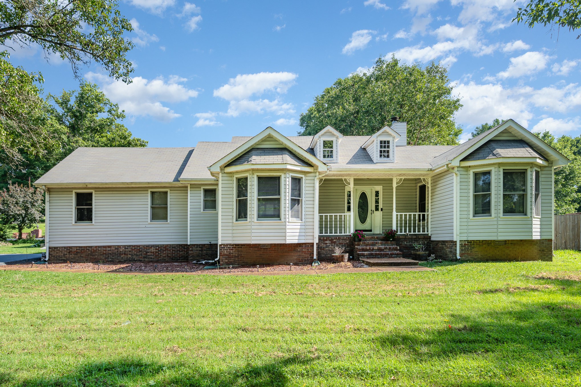 1208 Hartsfield Dr