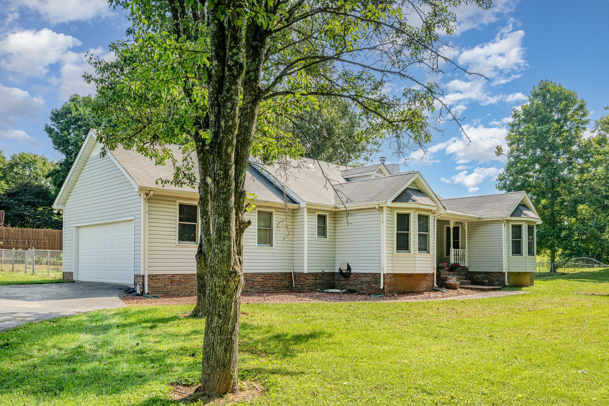 1208 Hartsfield Dr