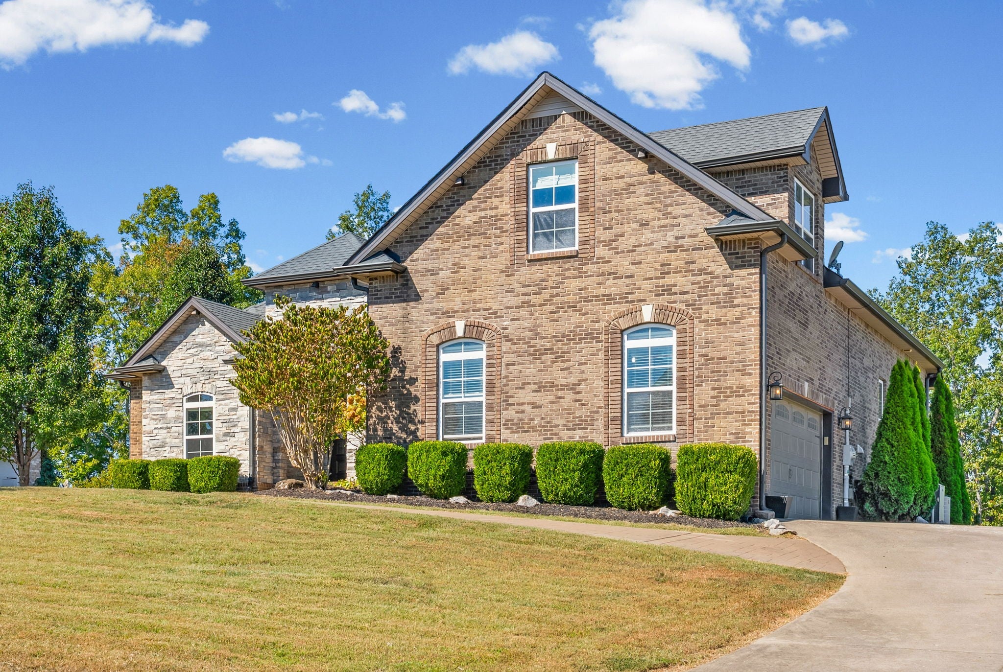 982 Red Bluff Way