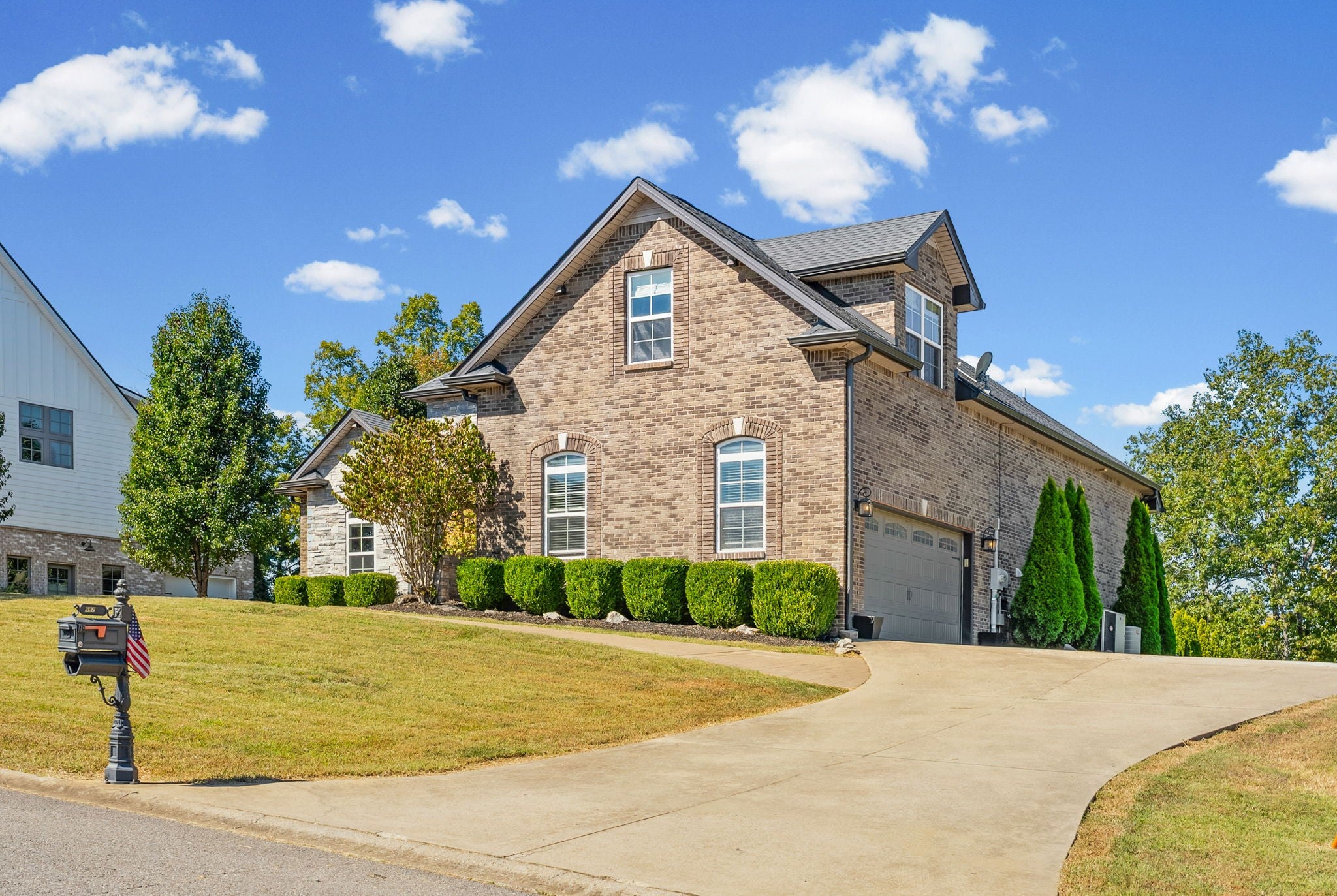 982 Red Bluff Way