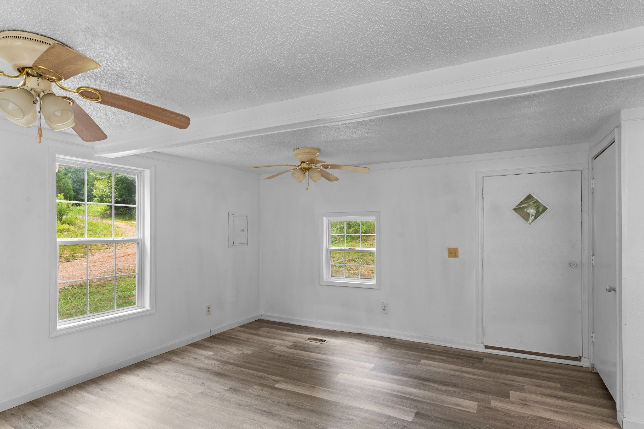 6112 King Robert Ln