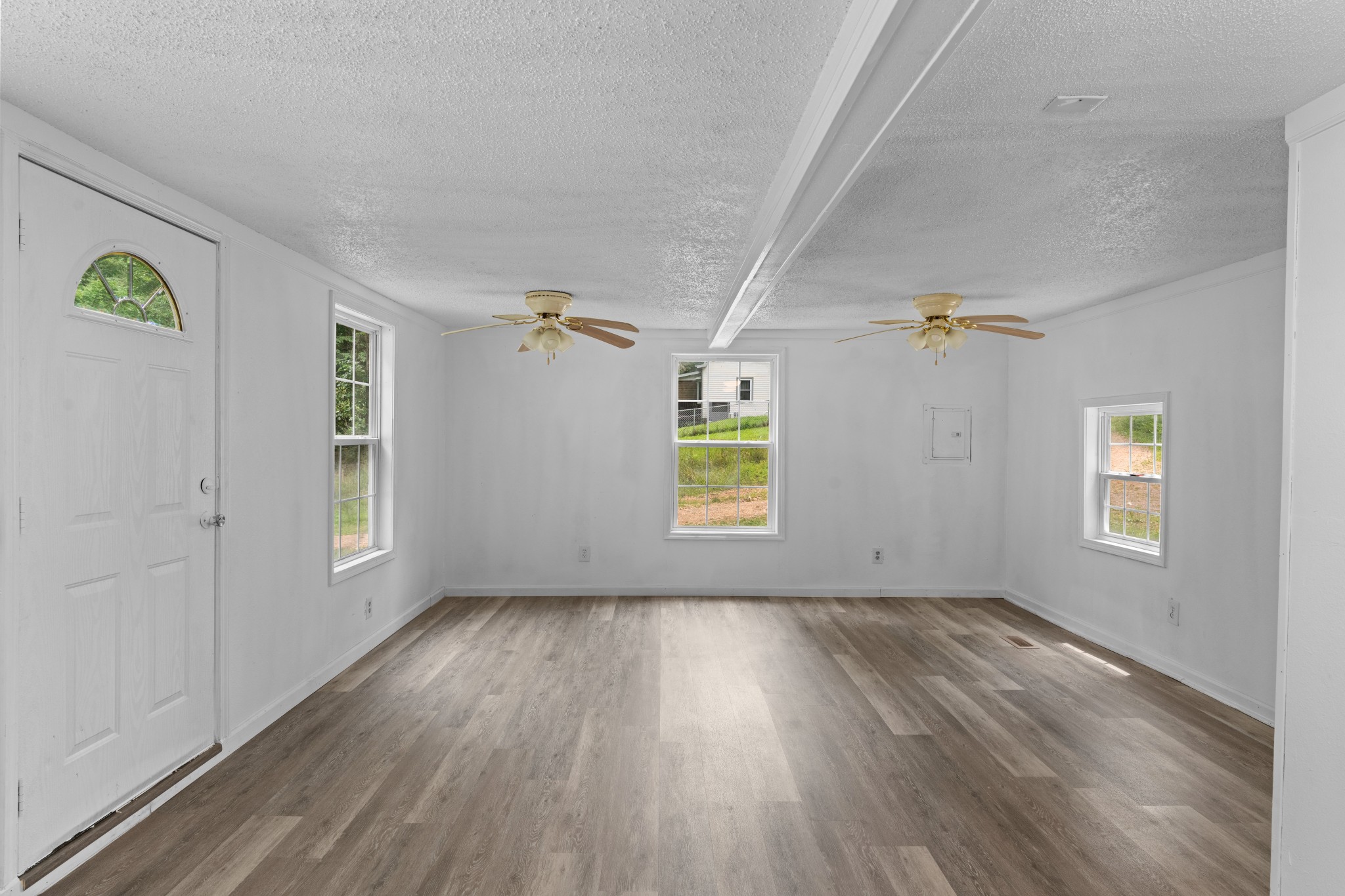 6112 King Robert Ln