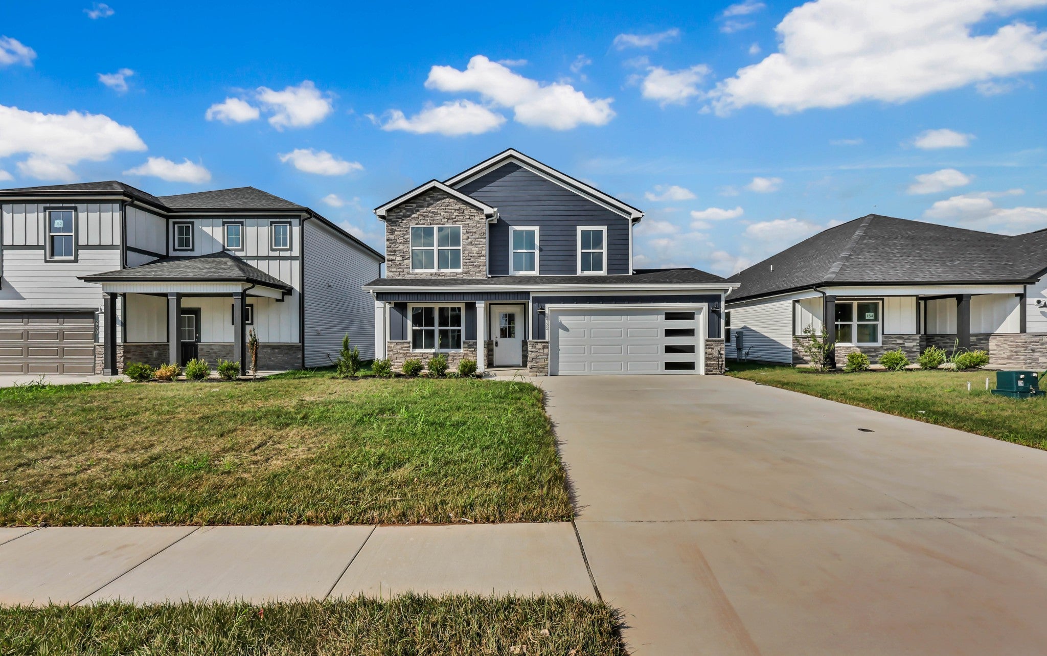 2732 Brewster Dr