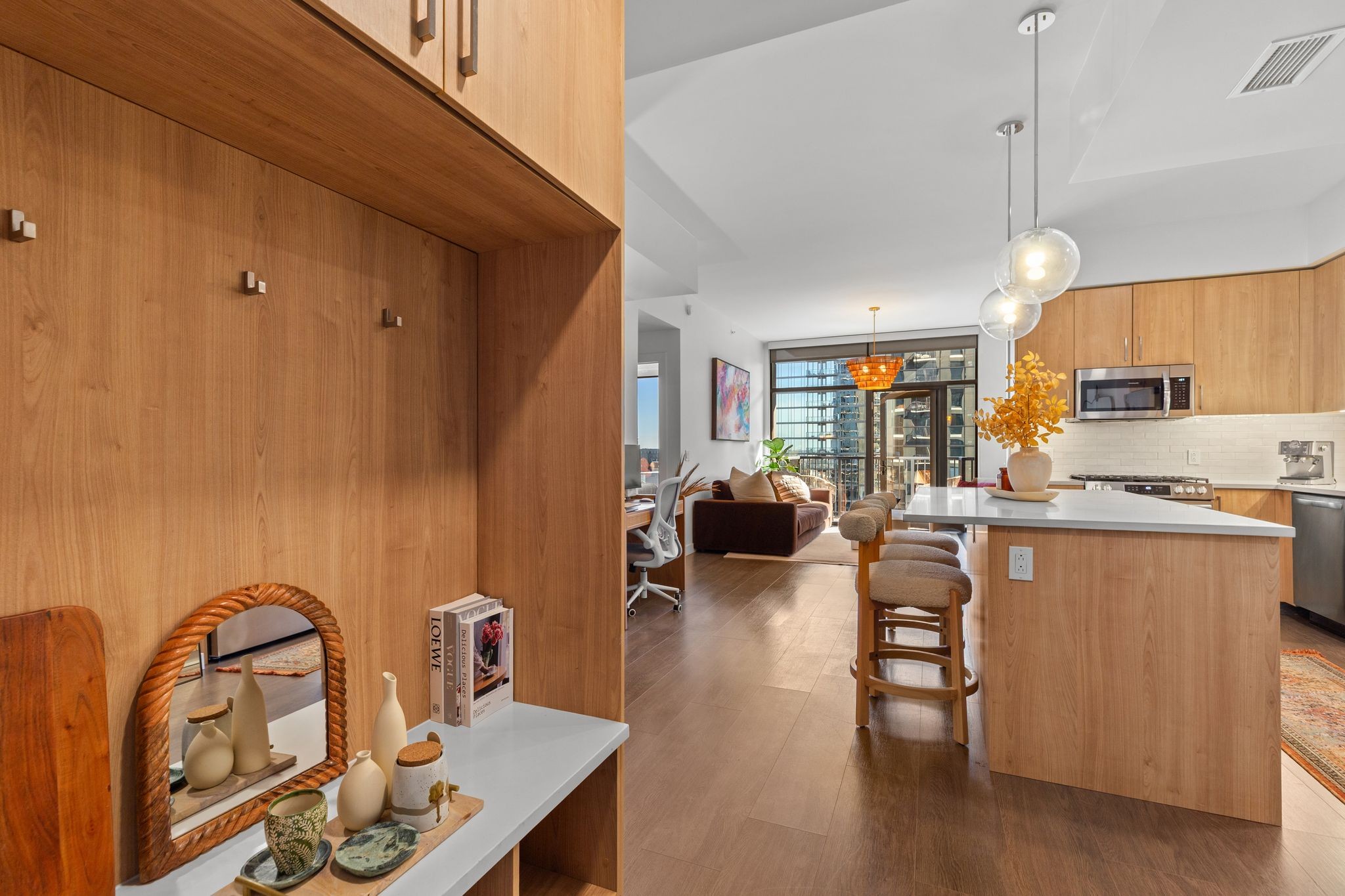 1212 Demonbreun St 1606