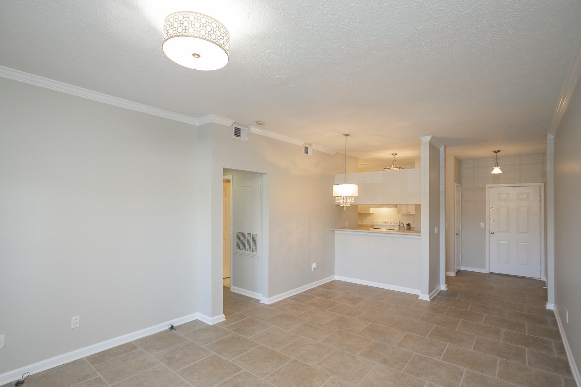 Nashville, Tennessee 37215, United States, 1 Bedroom Bedrooms, ,1 BathroomBathrooms,Residential,Active,10395