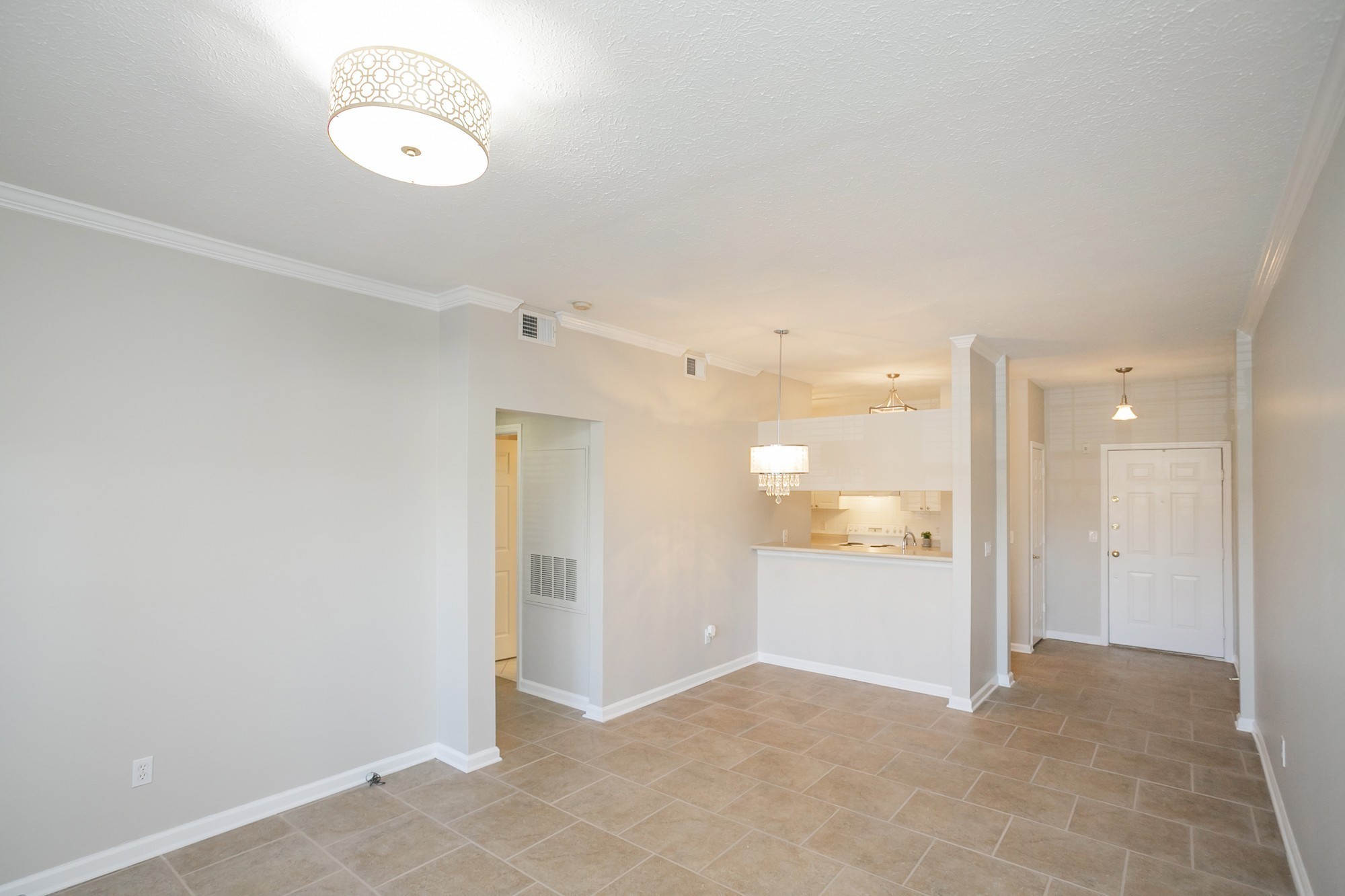 Nashville, Tennessee 37215, United States, 1 Bedroom Bedrooms, ,1 BathroomBathrooms,Residential,Active,10395