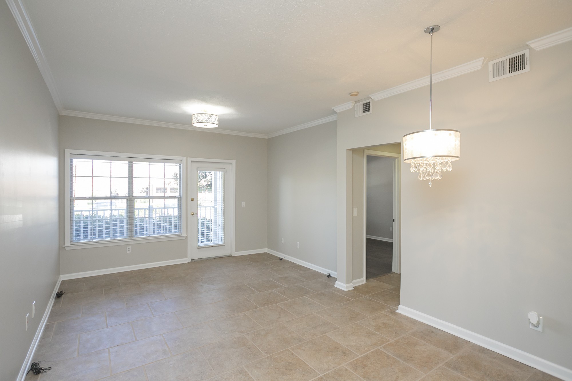 Nashville, Tennessee 37215, United States, 1 Bedroom Bedrooms, ,1 BathroomBathrooms,Residential,Active,10395