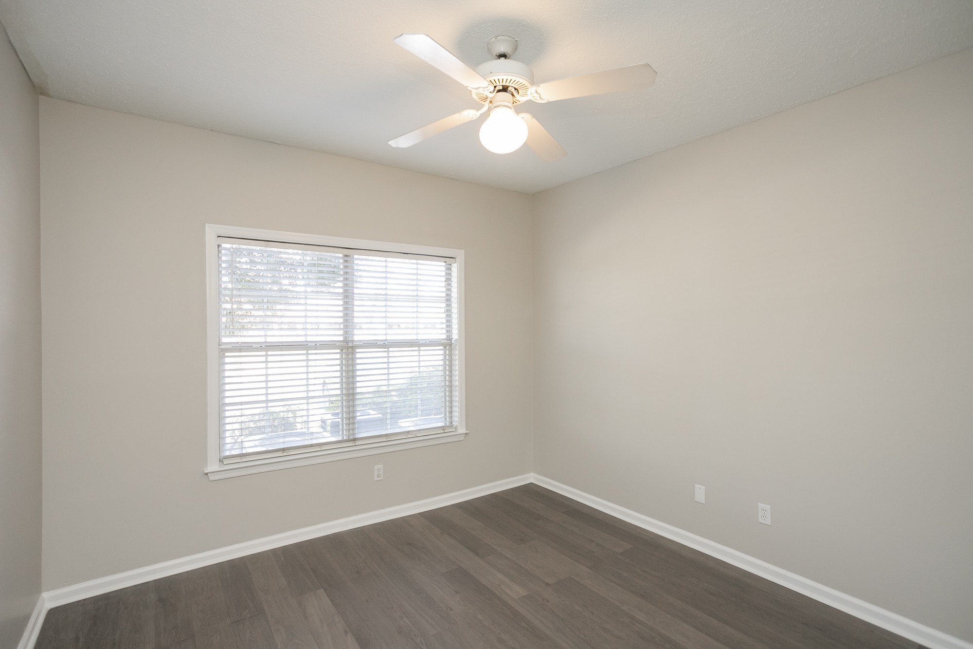 Nashville, Tennessee 37215, United States, 1 Bedroom Bedrooms, ,1 BathroomBathrooms,Residential,Active,10395