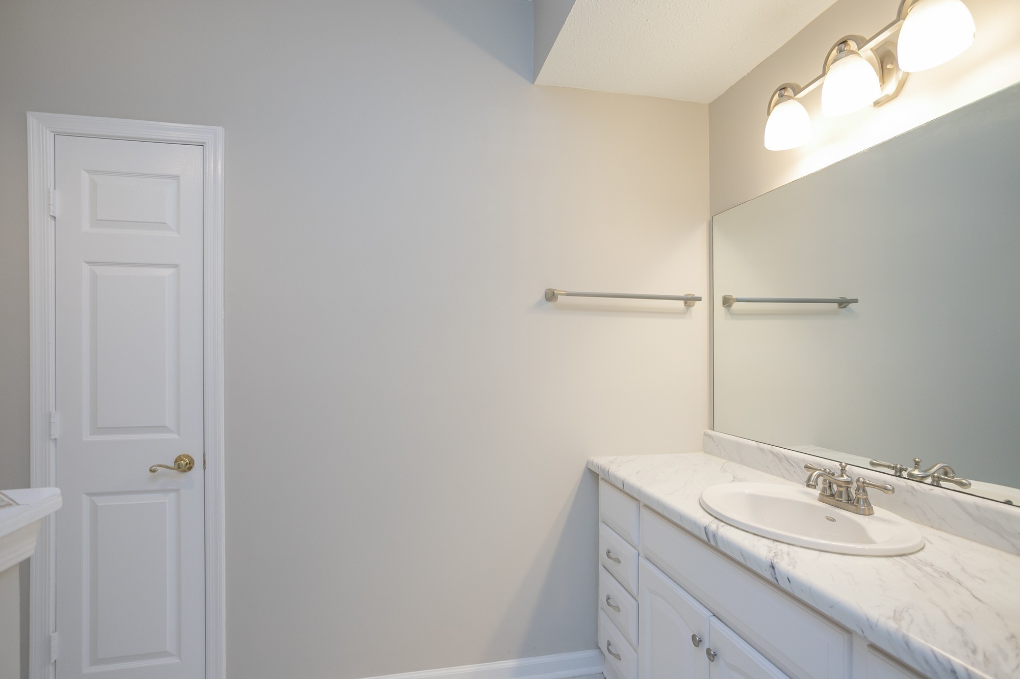 Nashville, Tennessee 37215, United States, 1 Bedroom Bedrooms, ,1 BathroomBathrooms,Residential,Active,10395