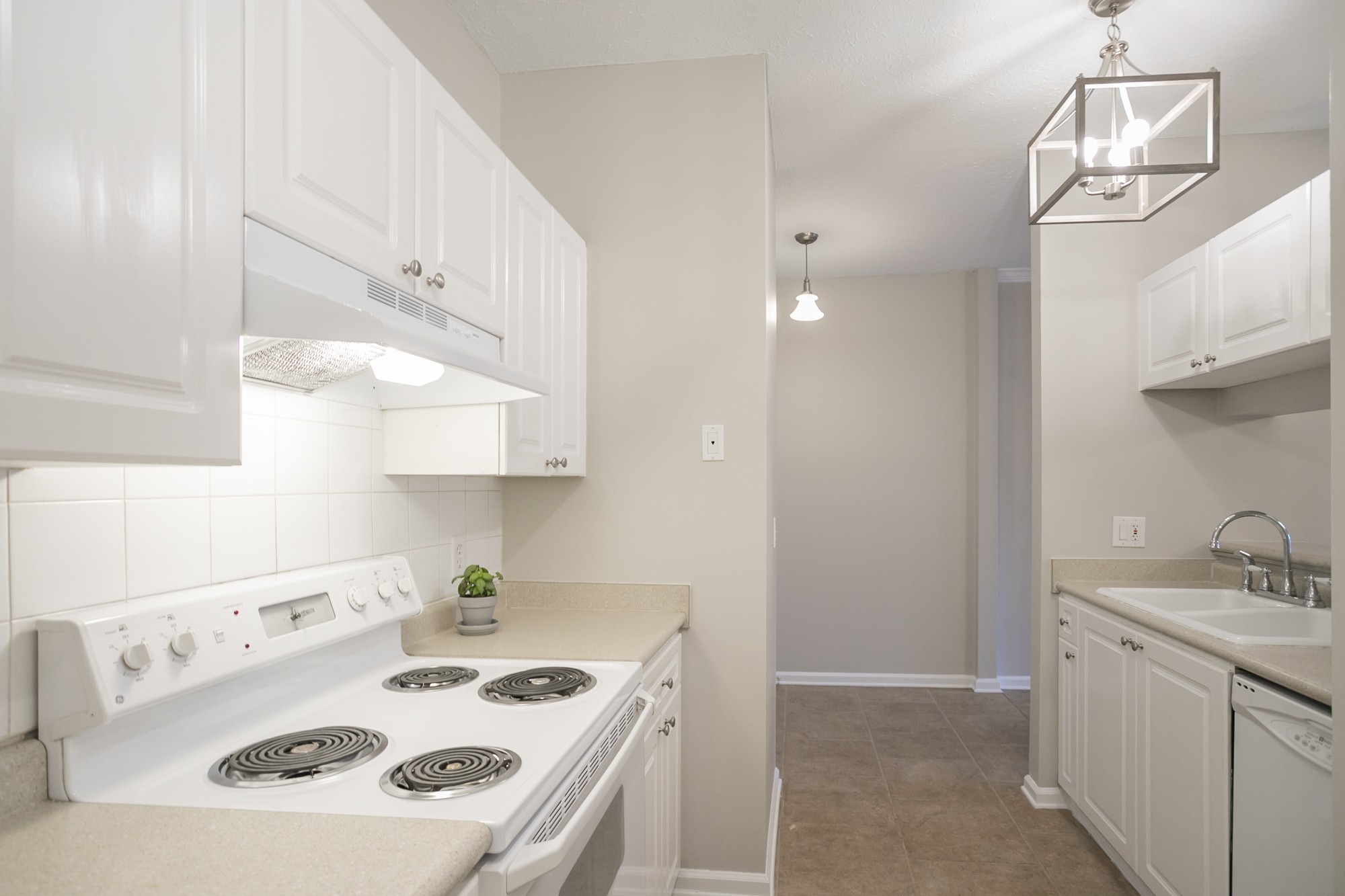 Nashville, Tennessee 37215, United States, 1 Bedroom Bedrooms, ,1 BathroomBathrooms,Residential,Active,10395