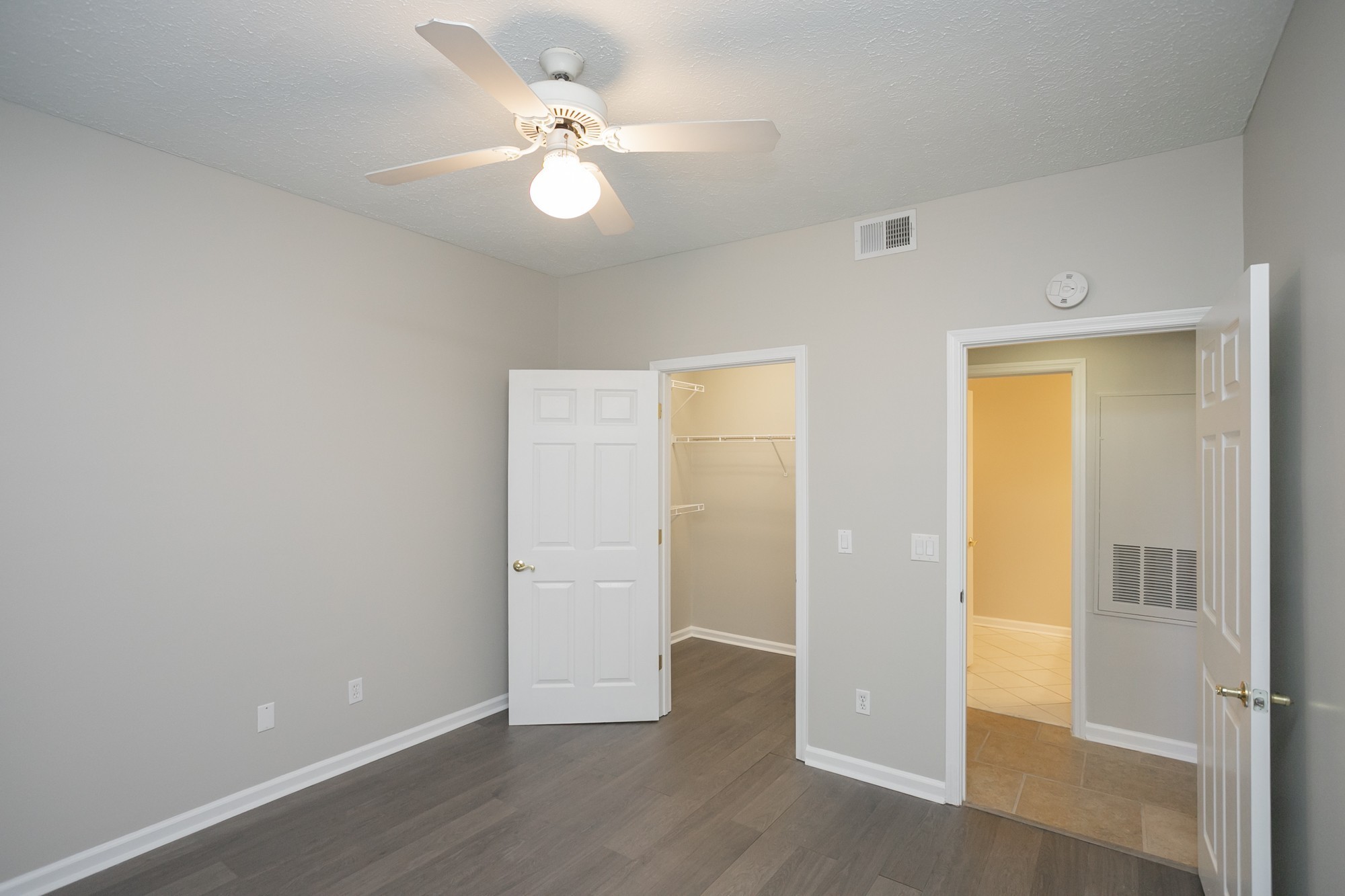 Nashville, Tennessee 37215, United States, 1 Bedroom Bedrooms, ,1 BathroomBathrooms,Residential,Active,10395