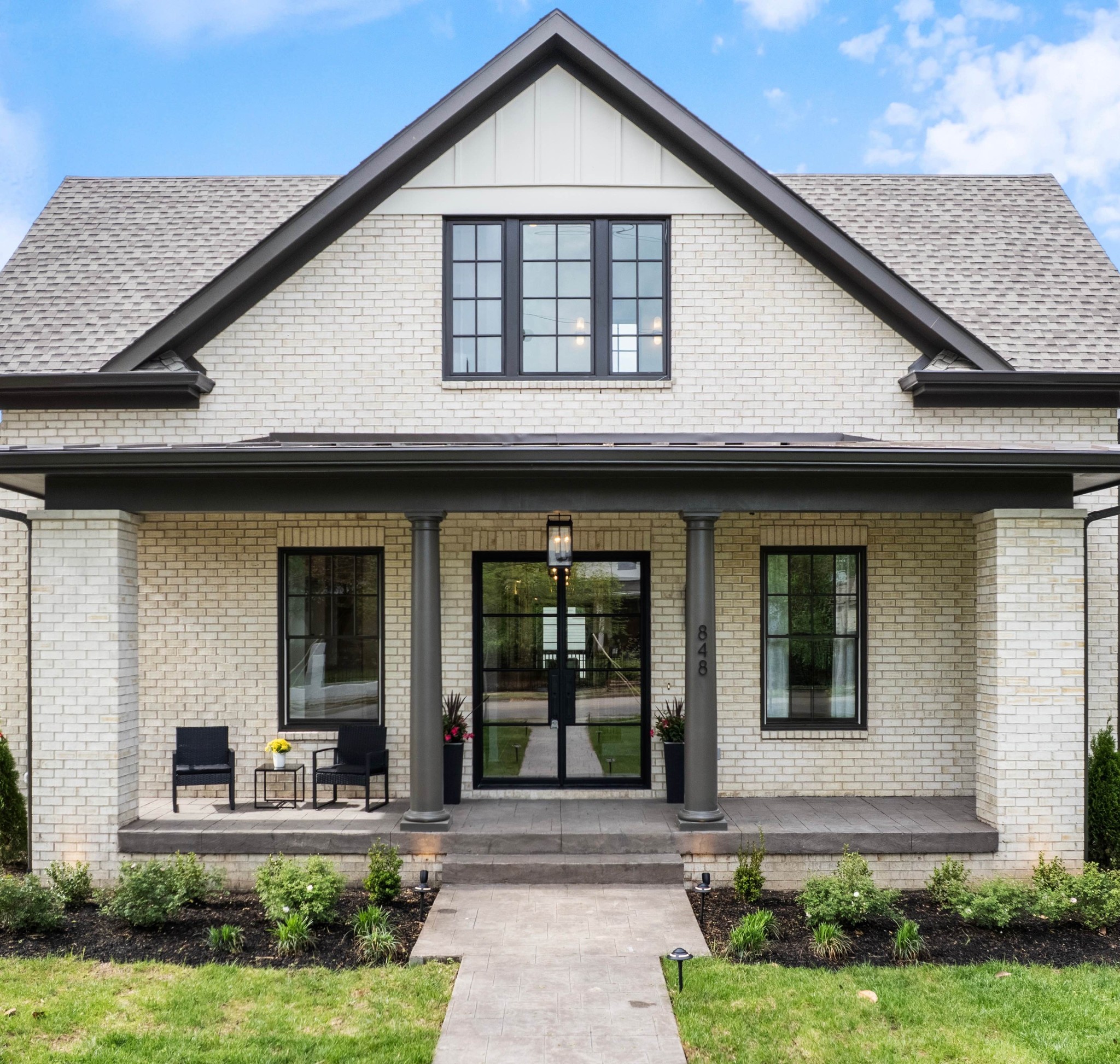 848 Bradford Ave