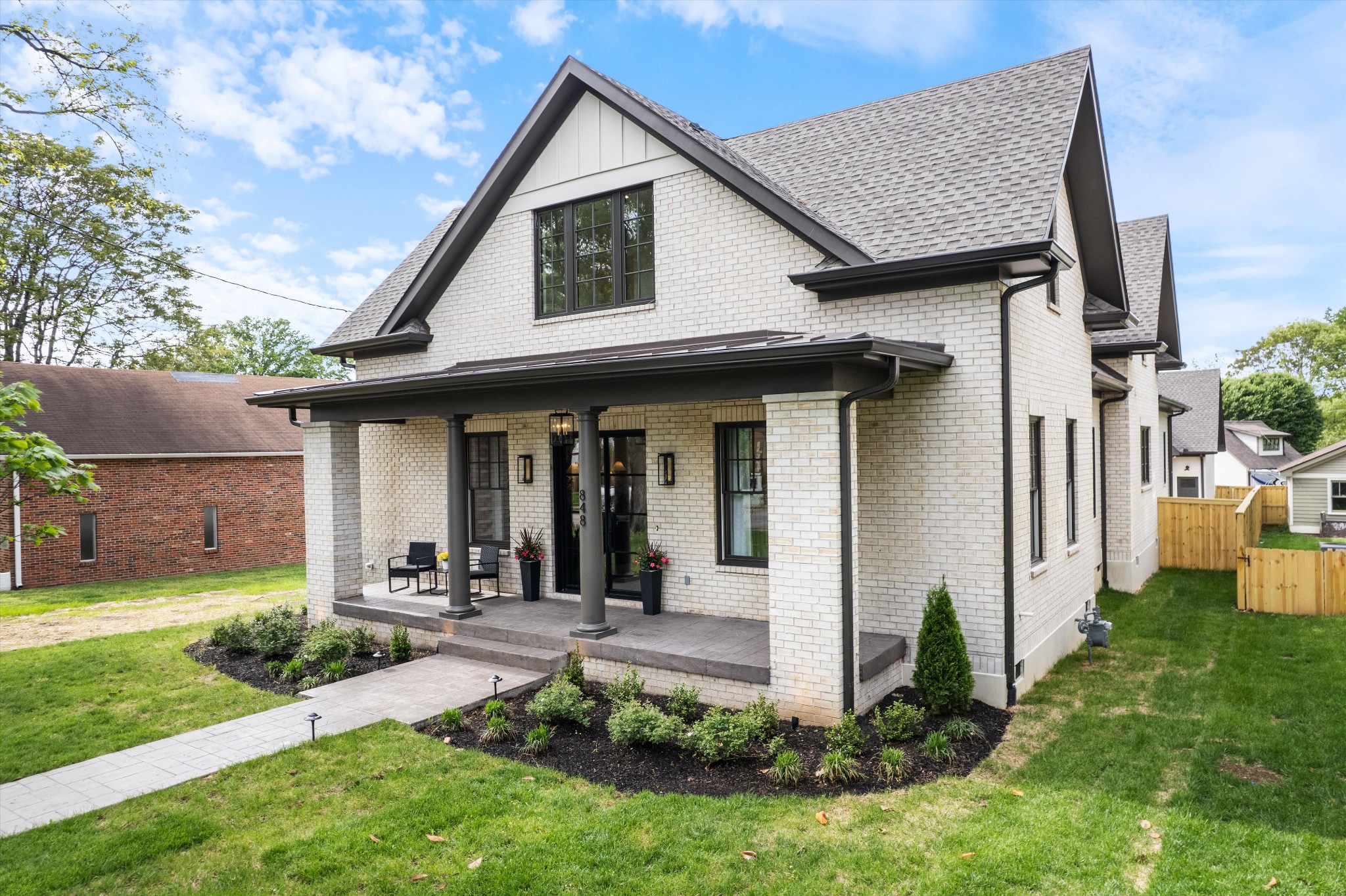 848 Bradford Ave