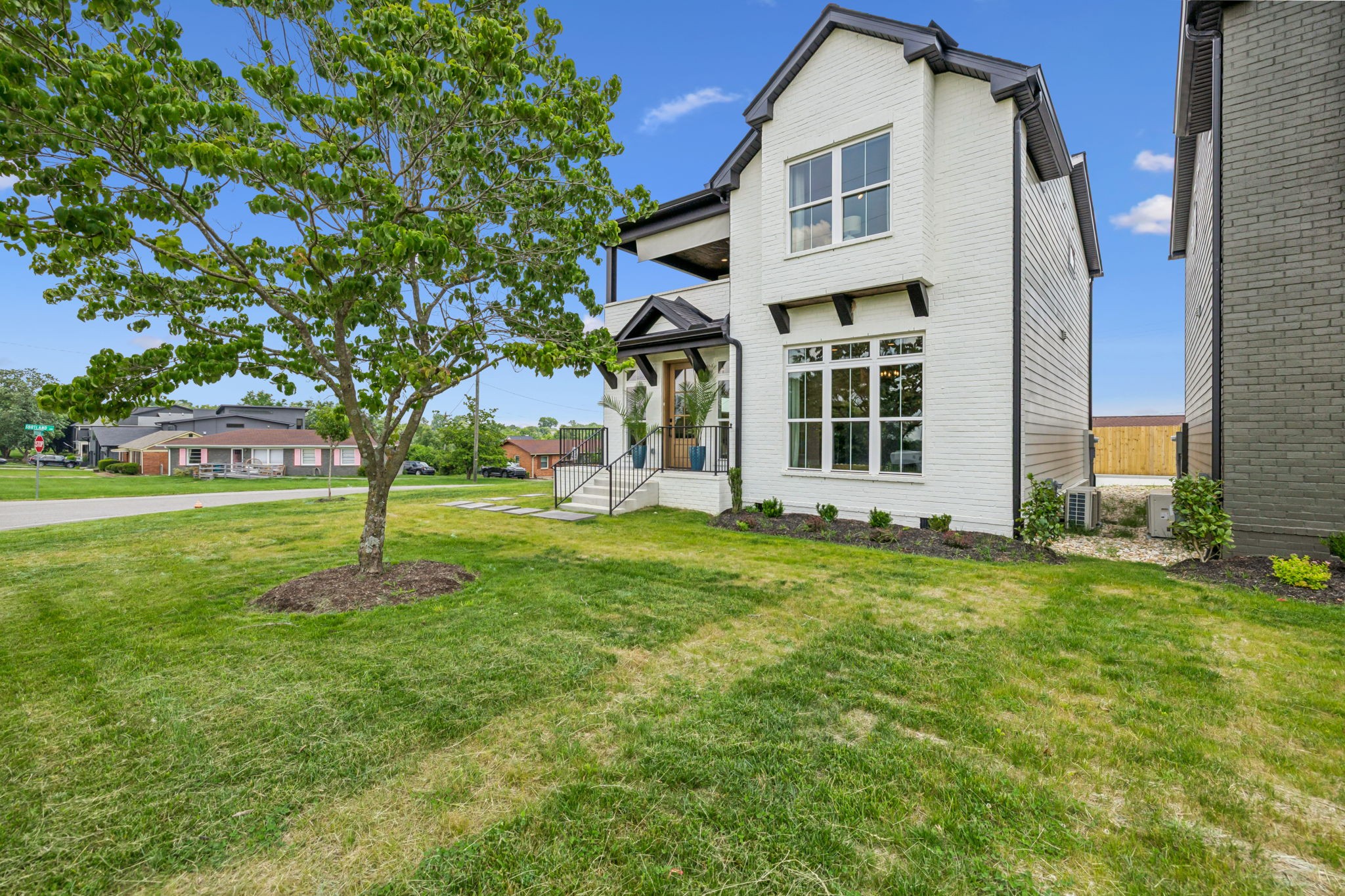 257A Riverside Dr