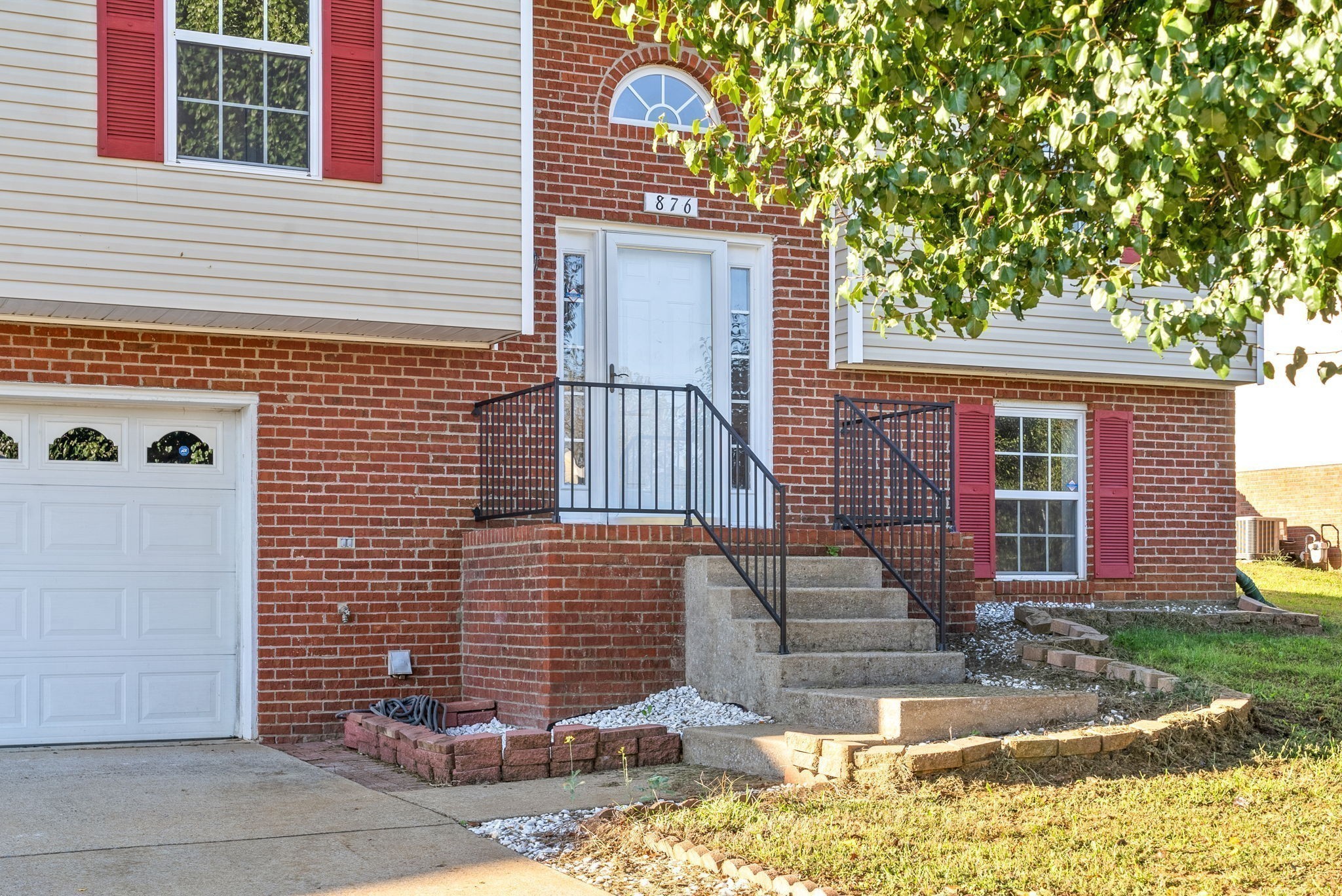 876 Gordon Pl