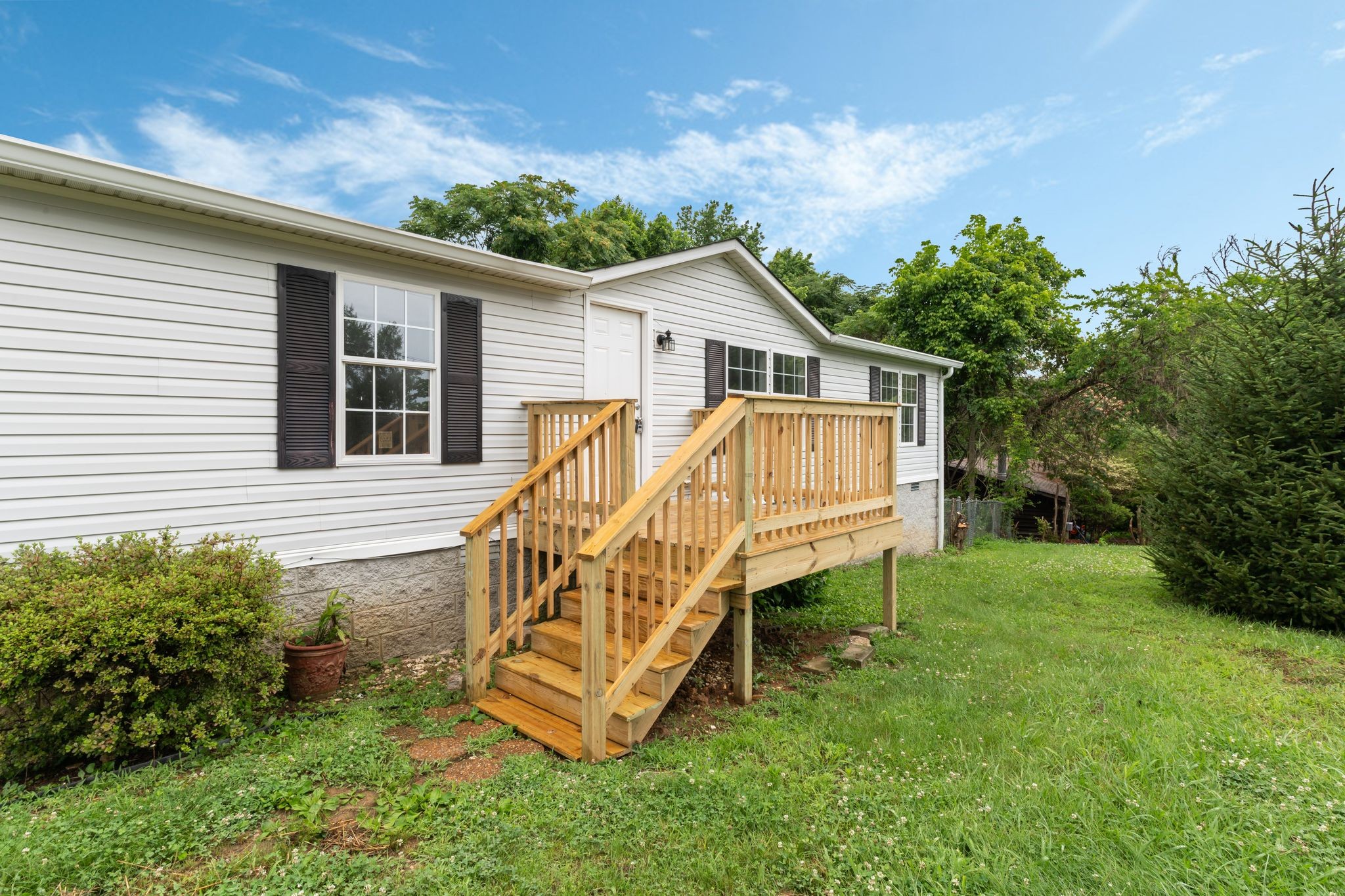 125 Crestview Dr
