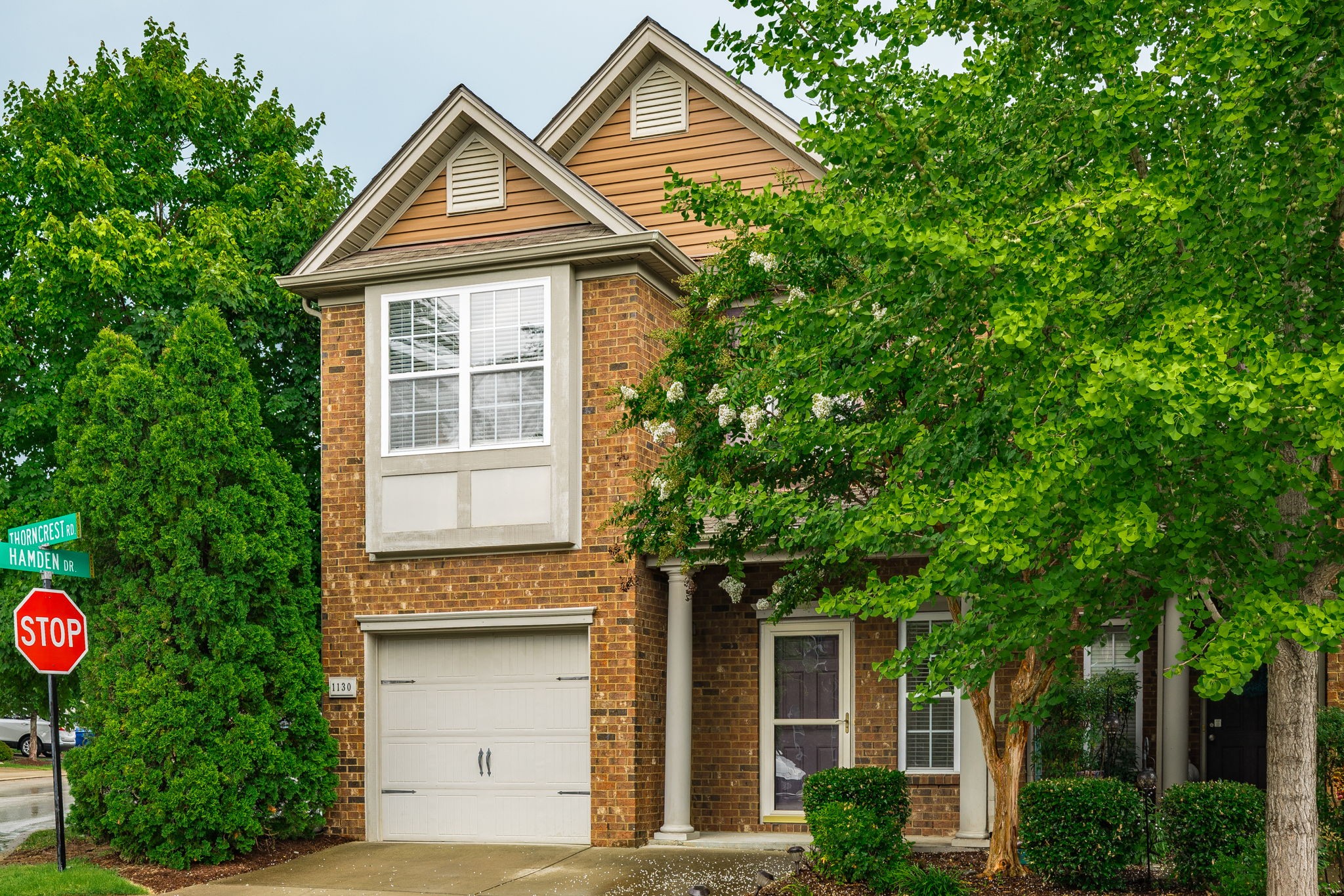1130 Thorncrest Rd