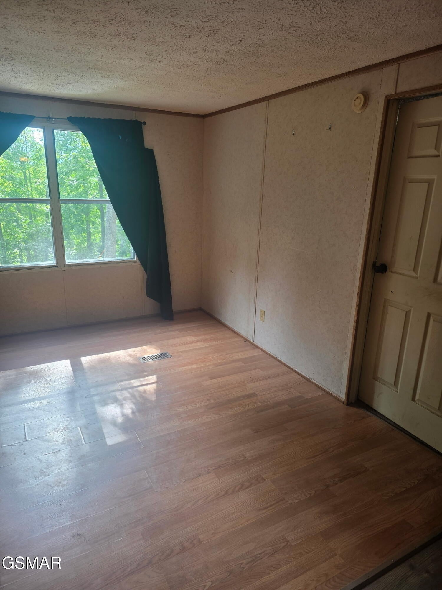 385 Laurel Road