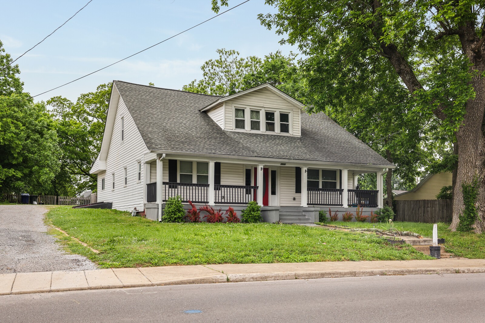 1509 S Main St